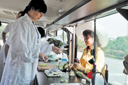 挑選食品安全檢測(cè)車廠家，需要注意這3點(diǎn)